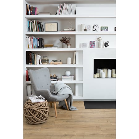 Parchet laminat 8 mm Egger Nature Sense Stejar Loja maro EL2077, nuanta medie, clasa de trafic 32, CLIC it!, 1292 x 193 mm