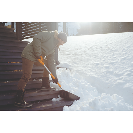 Lopata zapada Fiskars Snowxpert, polipropilena, 1,4 kg, 1310 mm