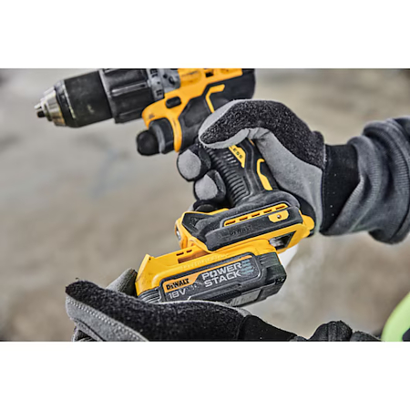 Masina de gaurit si insurubat cu percutie DeWalt DCD796NT-XJ, 18 V XR, 34000 bpm, mandrina 13 mm Masina de gaurit si insurubat cu percutie DeWalt DCD796NT-XJ, 18 V XR, 34000 bpm, mandrina 13 mm