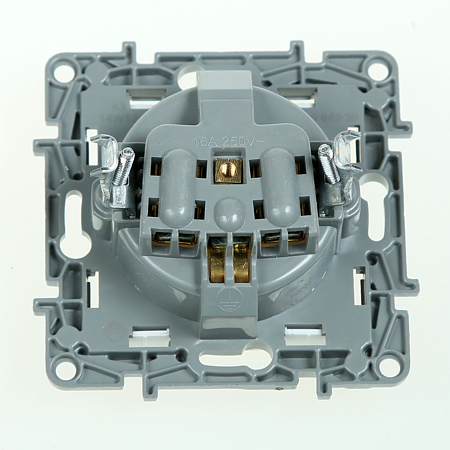 Priza simpla, Legrand Niloe 764539, 2P+T, 16A - 250V, alb Priza simpla, Legrand Niloe 764539, 2P+T, 16A - 250V, alb
