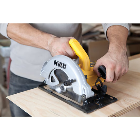 CIRCULAR DE MANA 65MM 1350W DEWALT