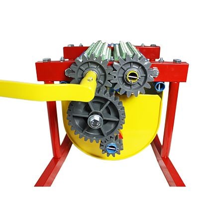 Zdrobitor si desciorchinator manual pentru struguri Micul Fermier GF-1437, capacitate de maruntire 300 kg/ora