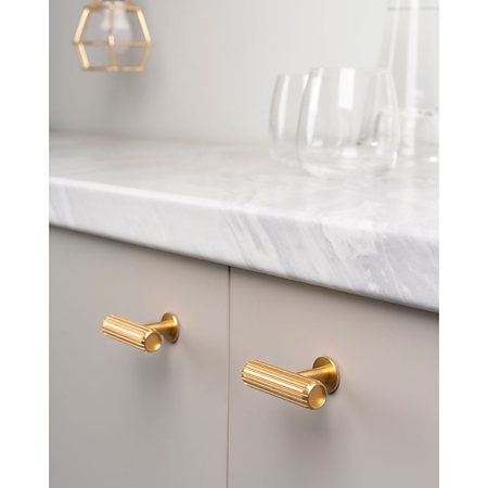 Buton pentru mobila Rille Vieffe, finisaj alama intunecata periata, 55 x 38.5 mm