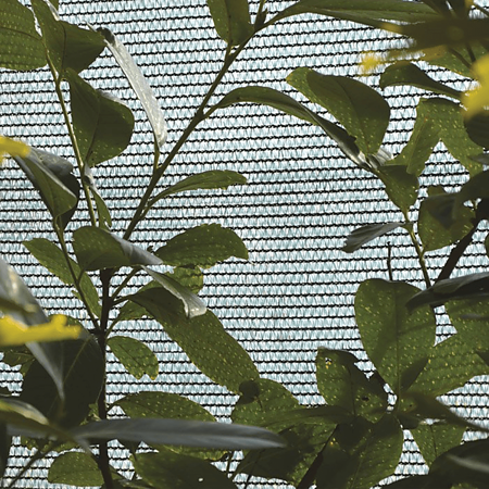 Plasa de umbrire 70%, tesatura polietilena, verde, 1.7 x 100 m Plasa de umbrire 70%, tesatura polietilena, verde, 1.7 x 100 m