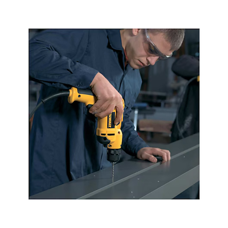 Masina de gaurit si insurubat DeWALT DWD112S, 700 W, 2500 rpm, mandrina rapida 10 mm Masina de gaurit si insurubat DeWALT DWD112S, 700 W, 2500 rpm, mandrina rapida 10 mm