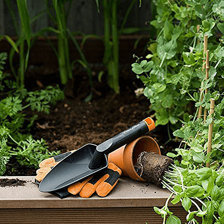 Plantator Fiskars, negru, 29 cm, 96 g Plantator Fiskars, negru, 29 cm, 96 g