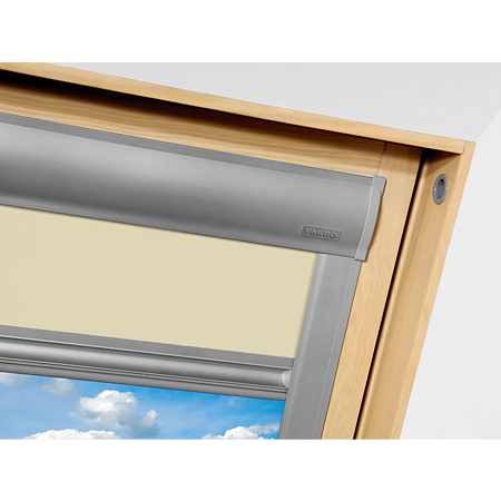 Fereastra pentru mansarda Fakro FTS-V U2, 66 x 118  cm, lemn de pin, montaj 15 - 90°
