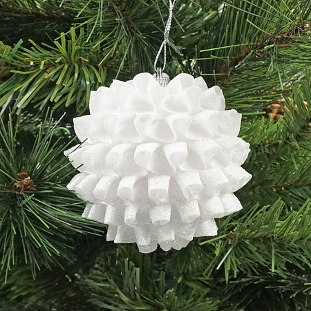 Glob decorativ de Craciun lux dantelat, plastic, 8 cm
