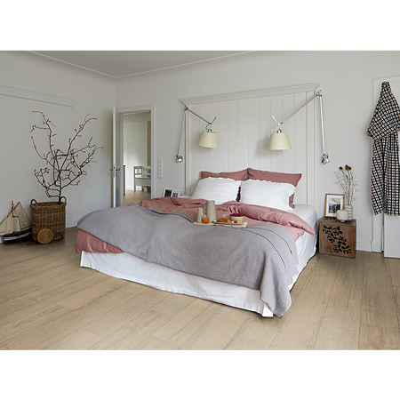 Parchet laminat 8 mm Egger EHL146 Elva, nuanta medie, stejar natur, clasa de trafic 32, click, 1292 x 193 mm