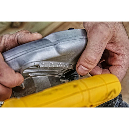 CIRCULAR DE MANA 65MM 1350W DEWALT