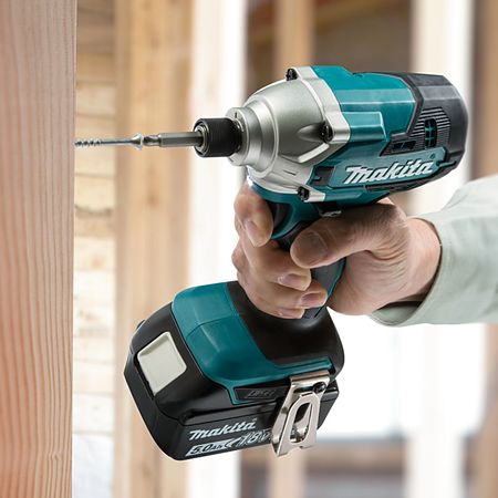 Masina de insurubat cu percutie Makita DTD156Z, acumulator 18 V, 2500 rpm 