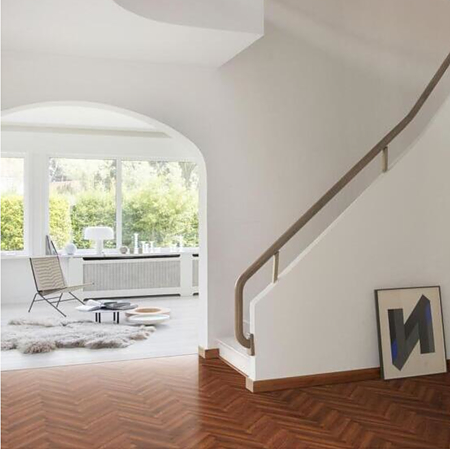 Parchet laminat 8 mm Berry Alloc Chateau + Merbau Brown B6311, Herringbone B, clasa de trafic 33, OmniLoc A&B, 504 x 84 mm