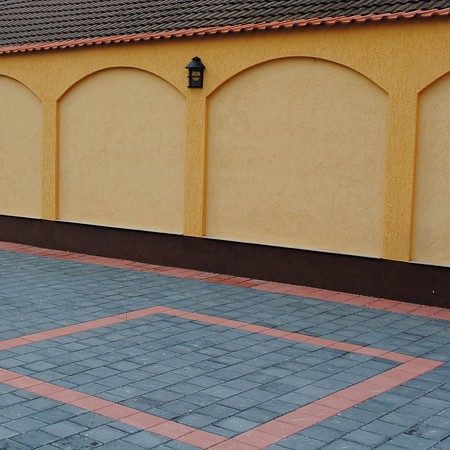 Pavele Elis P3, patrat, rosu, 20 x 20 x 6 cm
