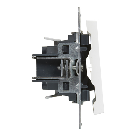 Intrerupator simplu Legrand, IP44, montaj incastrat, alb, 729 x 729 mm Intrerupator simplu Legrand, IP44, montaj incastrat, alb, 729 x 729 mm