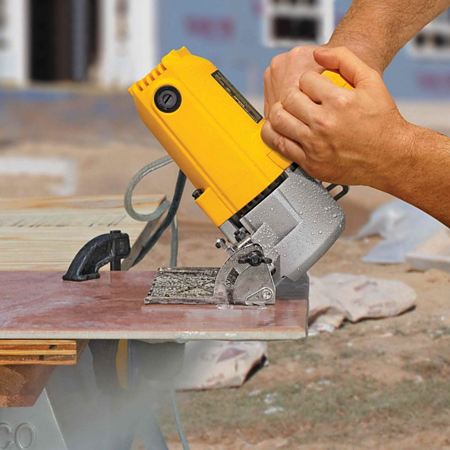 Masina de taiat placi ceramice DeWalt DWC410, in mediu umed/uscat, 1300 W Masina de taiat placi ceramice DeWalt DWC410, in mediu umed/uscat, 1300 W