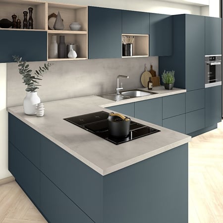 Placa antistropi Egger F676 ST75 / F638 ST10, Piatra Calvia gri nisip / Chromix argintiu, 2 fete, 4100 x 640 x 8 mm