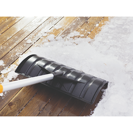 Impingator lung zapada Fiskars SnowXpert 143011, aluminiu + polipropilena, 1,7 kg, 1795 x 533 x 117 mm