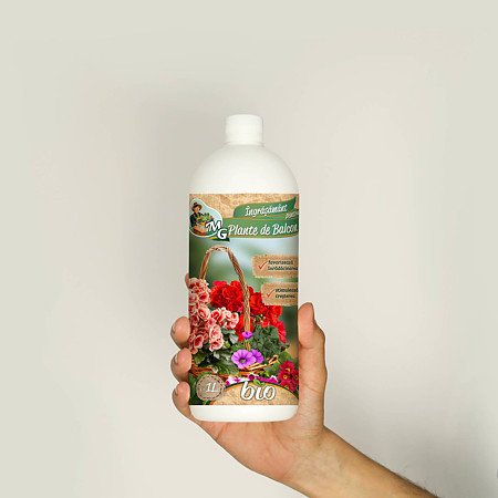 Ingrasamant lichid BIO pentru plante balcon MG, 1 L Ingrasamant lichid BIO pentru plante balcon MG, 1 L