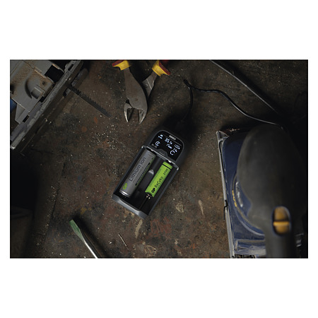 Incarcator universal pentru baterii Emos, 2000 mAh, 2 sloturi