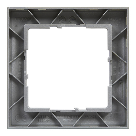 Rama intrerupator Legrand, New Suno, 1 modul, plastic, aluminiu periat Rama intrerupator Legrand, New Suno, 1 modul, plastic, aluminiu periat