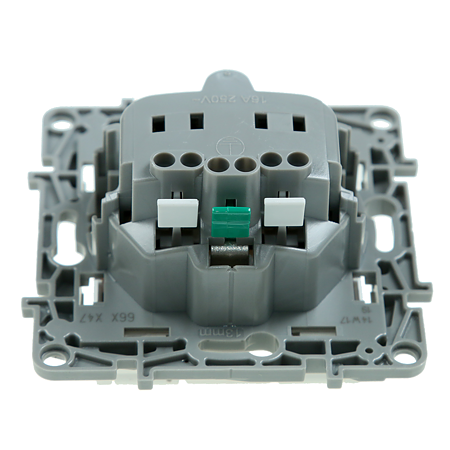 Priza Schuko Niloe 2P+T, Legrand 764547, alb IP44 cu capac