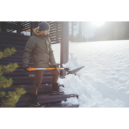 Lopata zapada Fiskars Snowxpert, polipropilena, 1,4 kg, 1310 mm