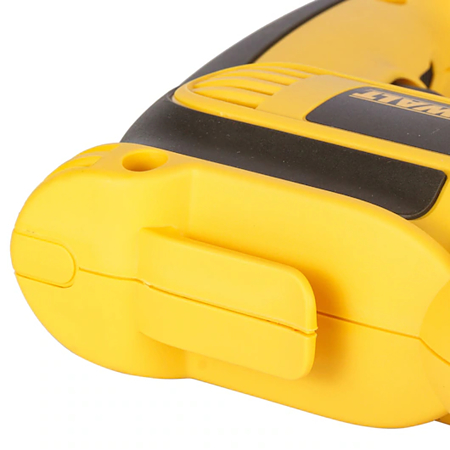 Masina de gaurit si insurubat DeWALT DWD112S, 700 W, 2500 rpm, mandrina rapida 10 mm Masina de gaurit si insurubat DeWALT DWD112S, 700 W, 2500 rpm, mandrina rapida 10 mm