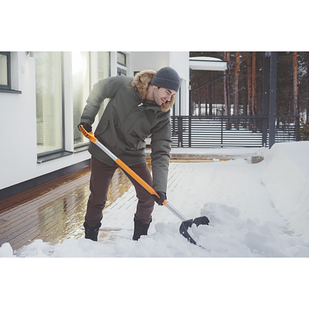 Lopata zapada Fiskars Snowxpert, polipropilena, 1,4 kg, 1310 mm