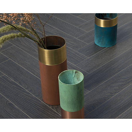 Parchet laminat 8 mm Berry Alloc Chateau Charme Black, Herringbone A, clasa de trafic 32, AC4, click Chateau Lock, 504 x 84 mm Parchet laminat 8 mm Berry Alloc Chateau Charme Black, Herringbone A, clasa de trafic 32, AC4, click Chateau Lock, 504 x 84 mm