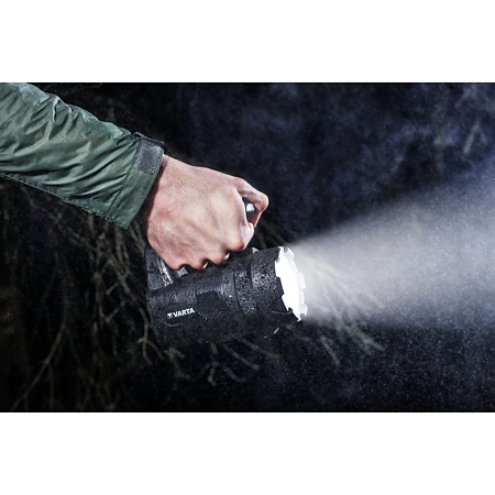 Lanterna LED Varta 18751 Xtreme BL20 PRO, rezistenta sporita, 6W, 400 lm, 6xAA/3xAA, IP54, lumina alba rece Lanterna LED Varta 18751 Xtreme BL20 PRO, rezistenta sporita, 6W, 400 lm, 6xAA/3xAA, IP54, lumina alba rece