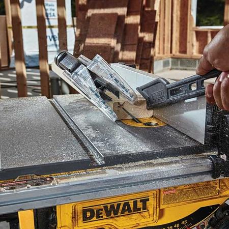 Fierastrau circular electric DeWALT DWE7485, 210 mm, 1850 W, cutie de protectie din otel, 5500 rpm, 22 kg